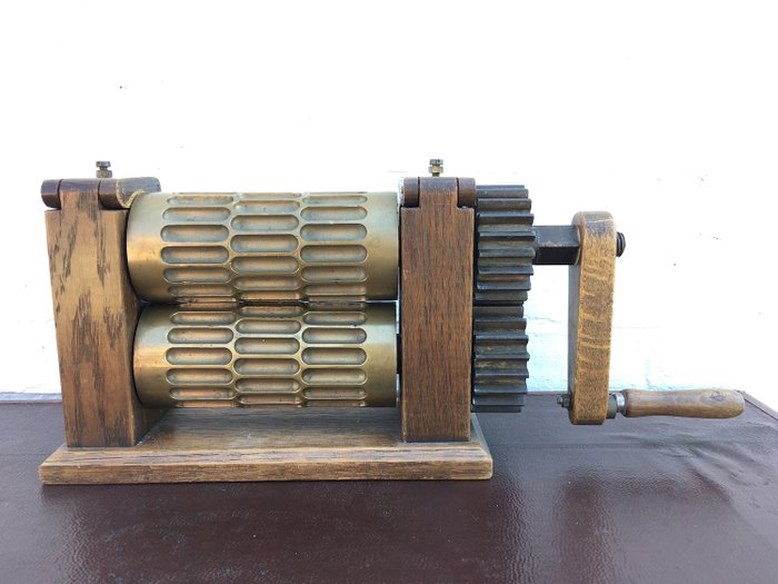 Máquina de rebuçados - Bronze, Ferro (fundido / forjado), Madeira