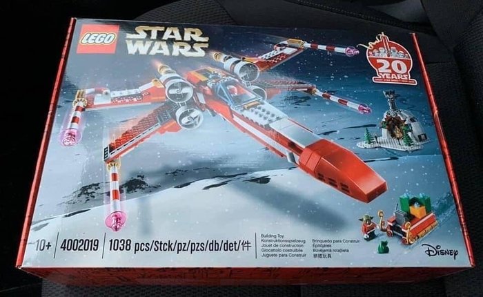 LEGO - Employee Gift - 4002019 - 飞船 Christmas X-wing fighter