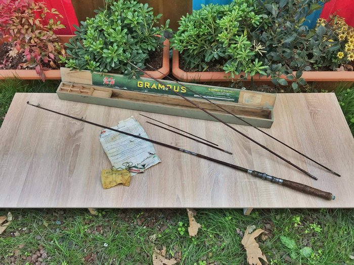 Kiraku&Co. - Fly Fishing Rod (1) - Bamboo, Early 50's - Catawiki