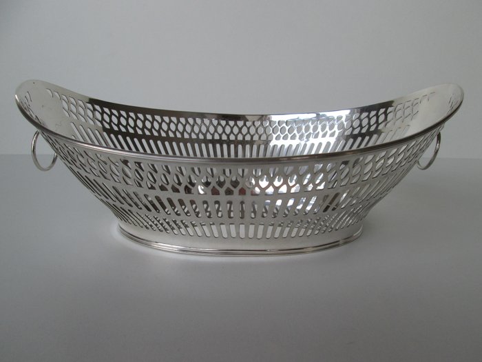 Silver bread basket - No reserve price - .835 silver - presumably Germany - 1950-1999