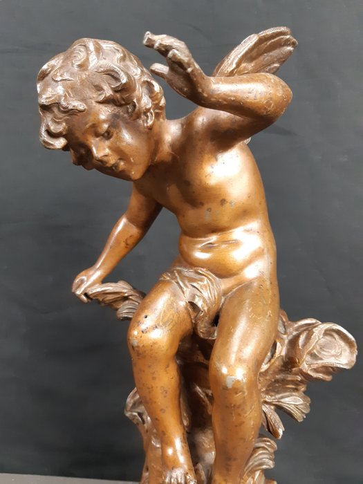 Auguste Moreau (1834 - 1917) - "Enfant a la Mouche", Sulpture - Zamac - omkring 1900