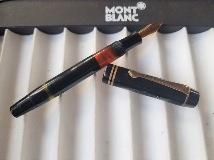 Montblanc - 332 - Stylo-plume - Pointe OM en or massif 14 carats - 1930