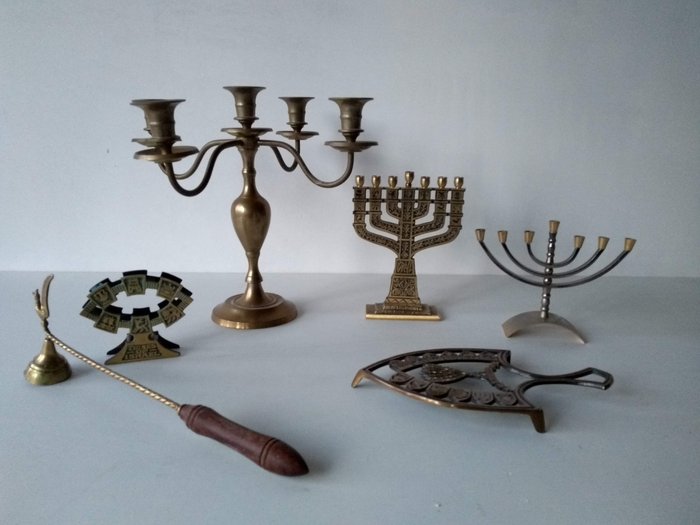 Verschiedene jüdische Objekte Chanukka - Kupfer, Versilbert