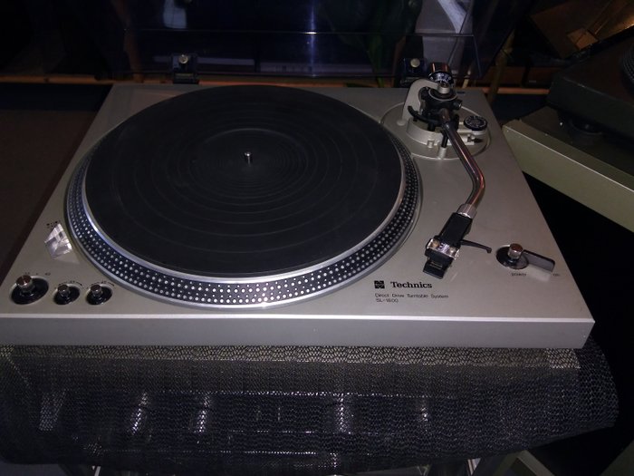 Technics - SL 1800 - Gira-discos