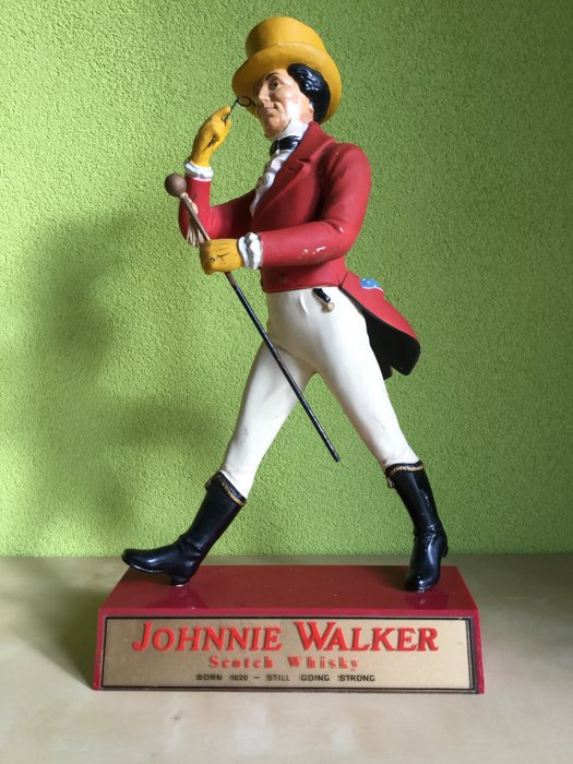 Estatua - Whisky escocés Johnnie Walker