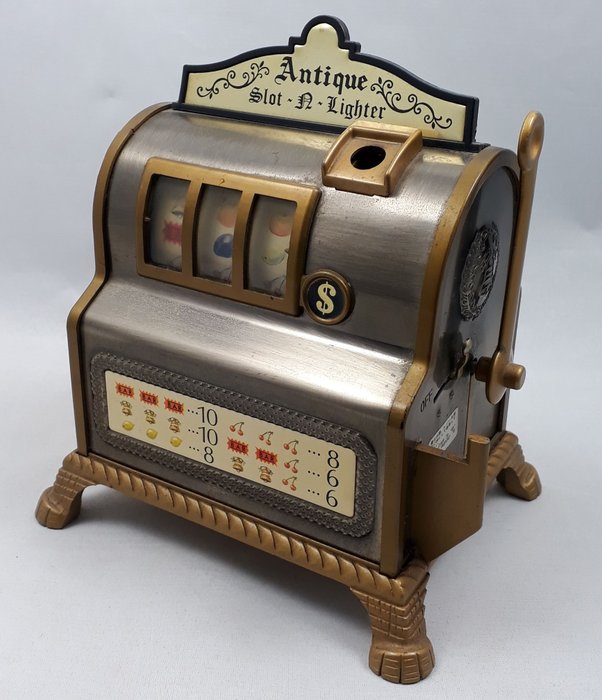 Large table lighter in the form of a slot machine (one armed bandit) - metal, Plastic