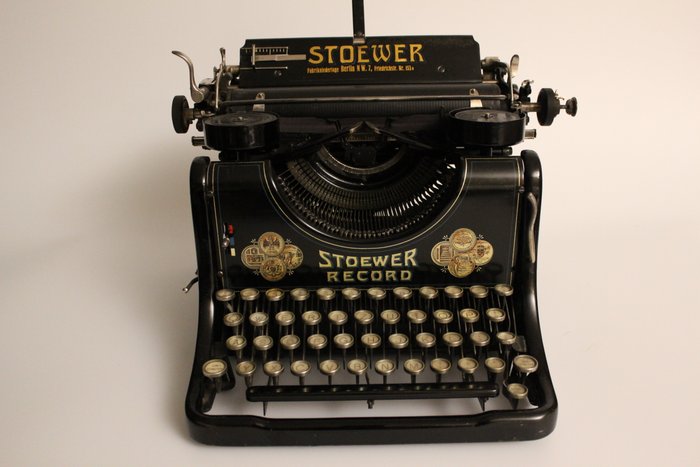 STOEWER Record mit Holzdeckel  TYPEWRITER - Schreibmaschine