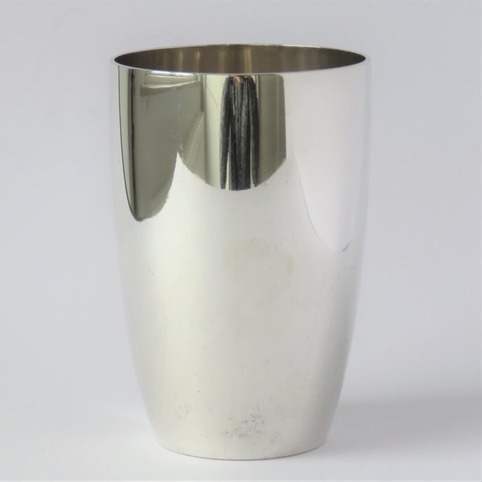 Sturdy and heavy silver cup - .925 silver - J. Dix - Germany - Approx. 1954