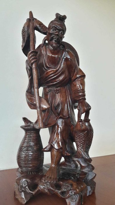 Statue depicting a fisherman - Wood - China - mid 20th century