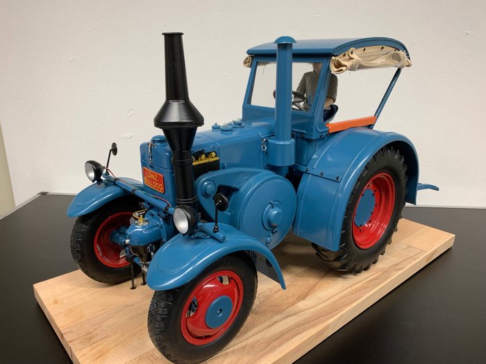 Hachette - 1:8 - Lanz Bulldog tractor met cultivator