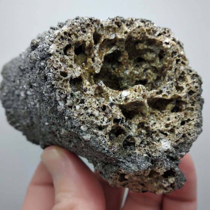 Fulgurite（Lightning Impact）XL 玻璃隕石 - 9×7×5 cm - 208 g