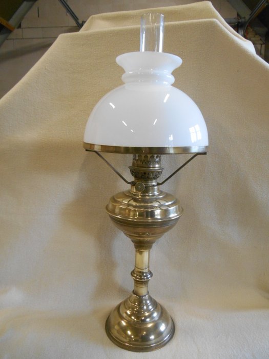 Antique Brass Oil Lamp With Opaline, Antique Brass Oil Lamp Glass Shade