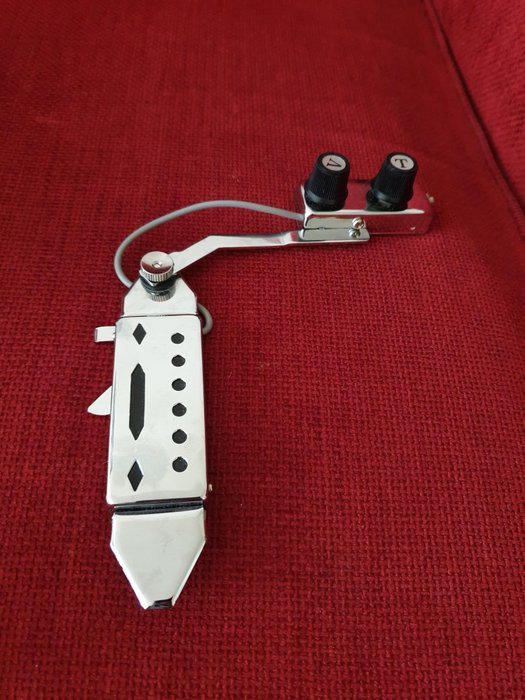 Menorm - KG-1 - Magnetic guitar microphone - KG-1 Microfoane de chitară magnetică - Japonia - 1960