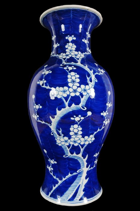 Gran jarrón azul y blanco "prunus blossom" - Porcelana - China - Finales del siglo XIX