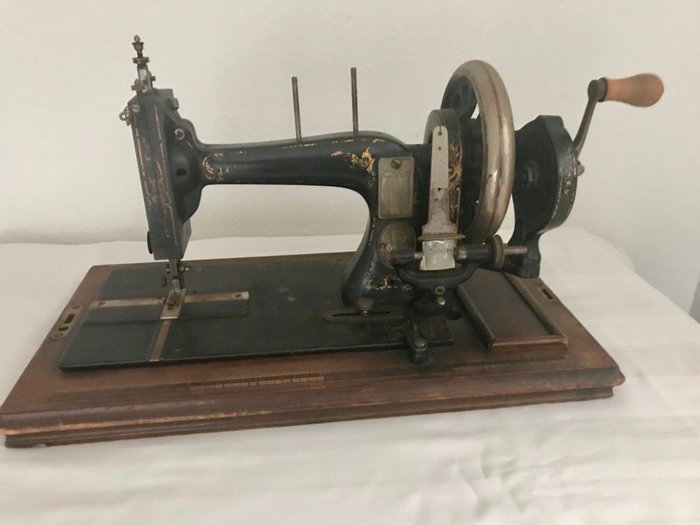 Köhler Nähmaschinen - Máquina de costura Kohler com caixa original - Madeira
