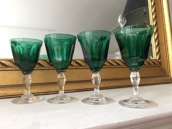 Négy antik zöld borospohár - Üveg