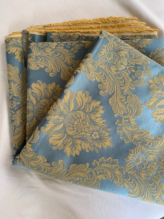 elegant damask fabric of San Leucio, Louis XVI style - 2.70 x 2.90 Damask fabric meters - sky blue