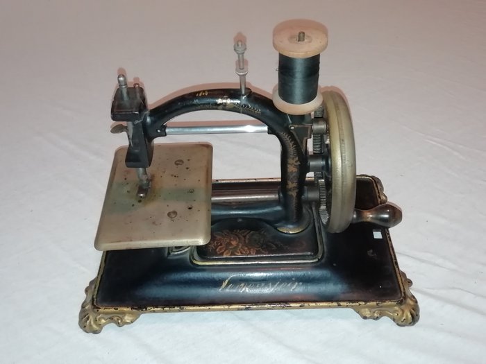 Guhl & Harbeck's "Original Express" - Sewing machine - Iron (cast/wrought)
