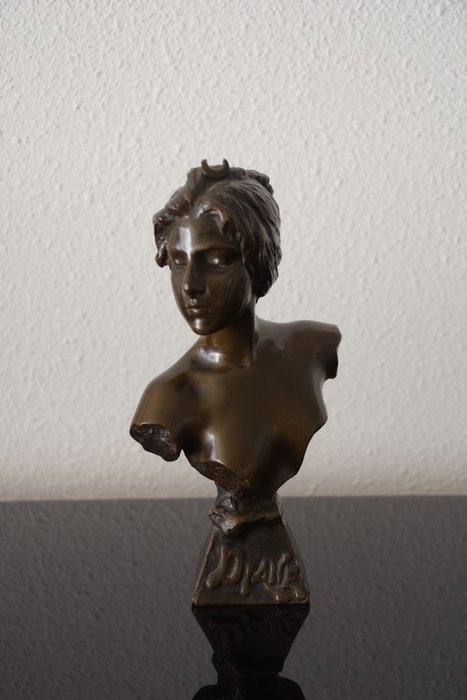 Emmanuel Villanis (1858-1914) - 'Diane' - Art Nouveau escultura de bronce