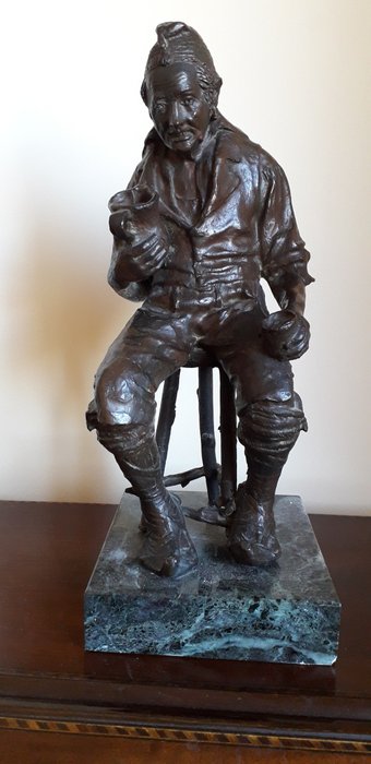 Pasquale Fosca (1852 - 1929) - "Buveur âgé", Sculpture - Bronze - Fin du XIXe siècle
