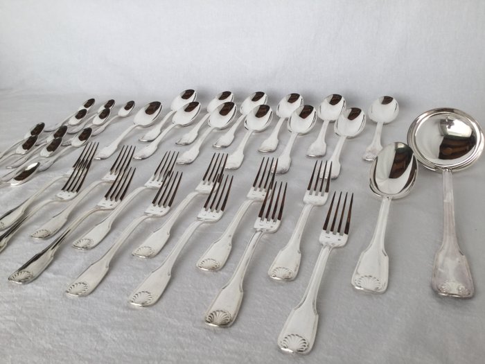 ORFÈVERIE FRIONNET FRANÇOIS 100 FF, beautiful 38-piece cutlery set model "Coquillage" - beautiful silver plated cutlery - France - 1950-1999
