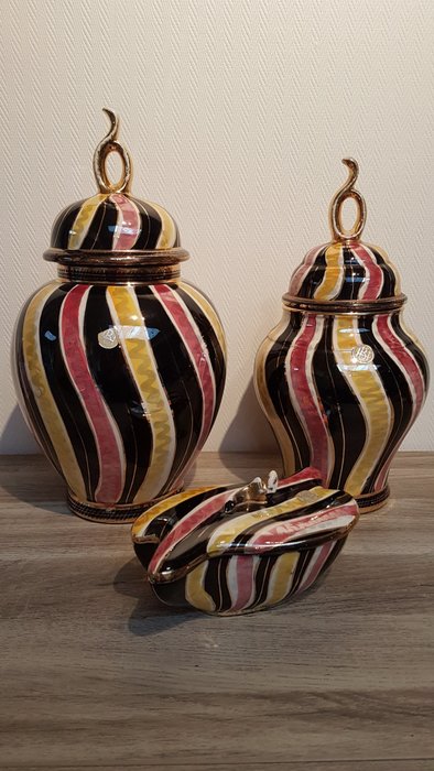 H. Bequet - Quaregnon - 2 Vases + Schmuckbox (6) - Töpferware