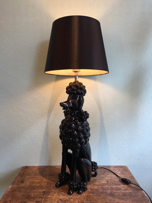 Grande lampada da tavolo barboncino