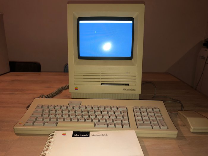 Apple Apple Macintosh SE - M5011 - Computador Vintage