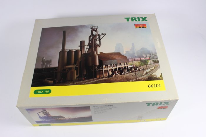 Trix H0 - 66101 - 建築套件 - 巨型高爐安裝完成/未完成