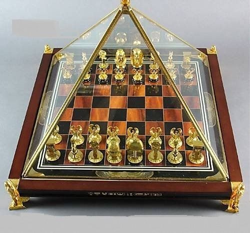 Franklin Mint - The King Tutankhamen Egyptian Chess Set - Heavy 24 carat gold plated - Franklin Mint - Sakk készlet (1) - 24 K aranyozott