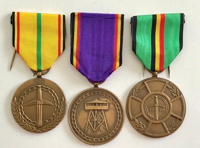 Bélgica - Segunda Guerra Mundial - 3 P.OW Comemorativa F.N.A.P.G. - Medalha - 1980