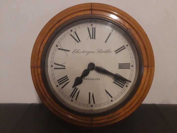 Wall clock - brillié  - Brass, Wood, Oak - 20th century