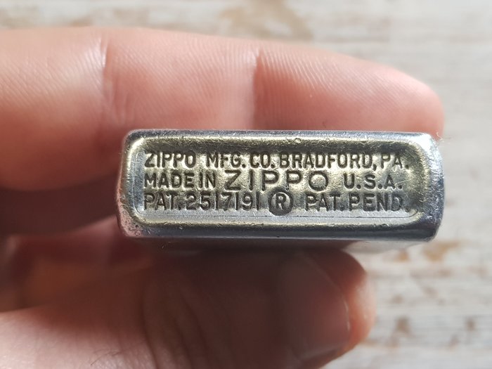 Zippo - 芝宝 - 非常罕见的Zippo打火机完全原创 - 约1950固体金属（检查插入）