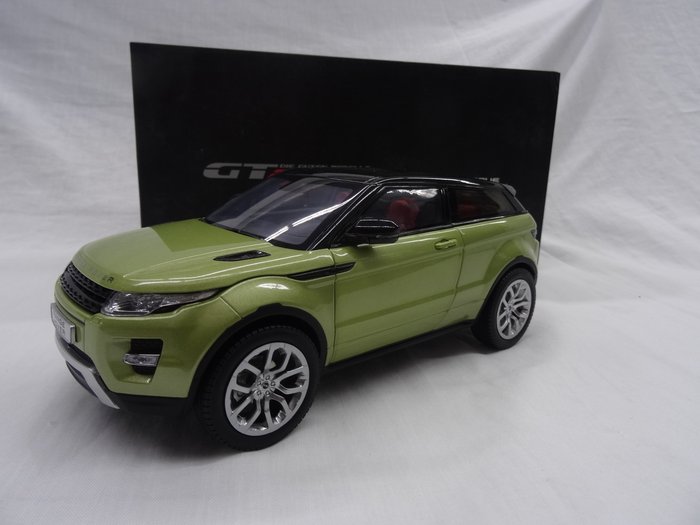 GT Autos - 1:18 - Range Rover Evoque - Szín Zöld fekete tetővel