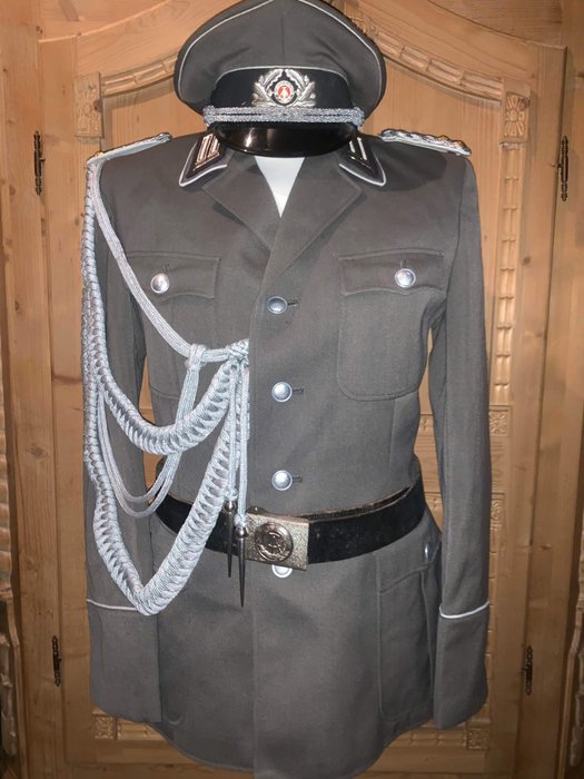 GDR / Øst-Tyskland - NVA - Uniform - 1981