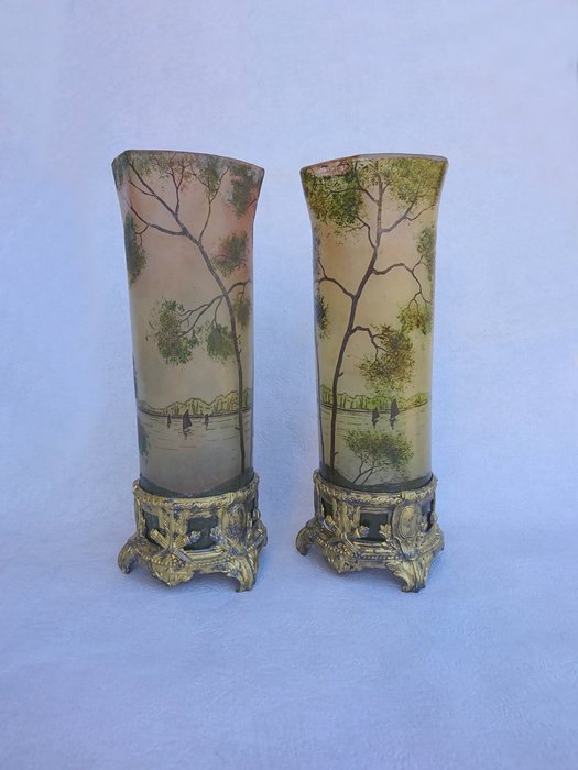 Legras (attribué) - Paire de vases rouleau émaillés avec socle