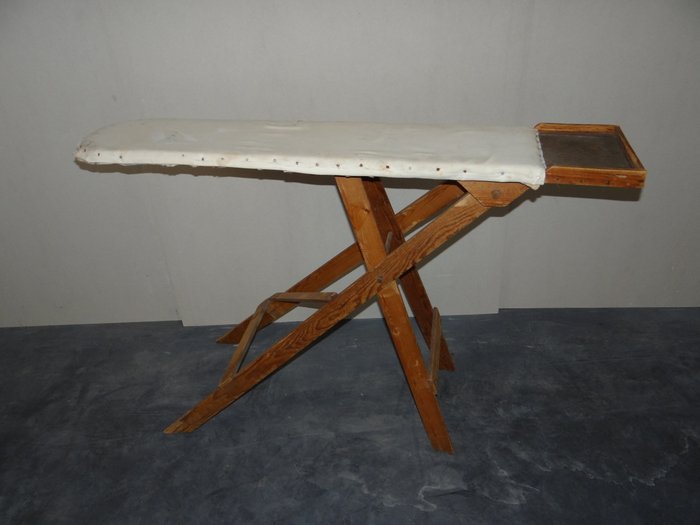 old vintage ironing board (1) - Look, Wood