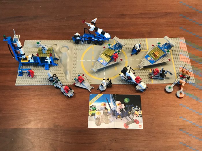LEGO - 老式 - 复古空间 10 sets and 1 set of Two Lunar Landing Plates