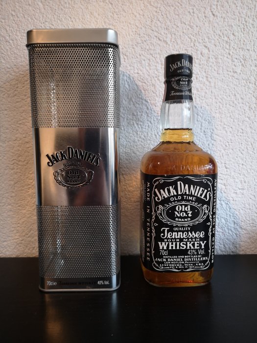 Jack Daniel's Old No 7 in metal box - 0.7 Litres
