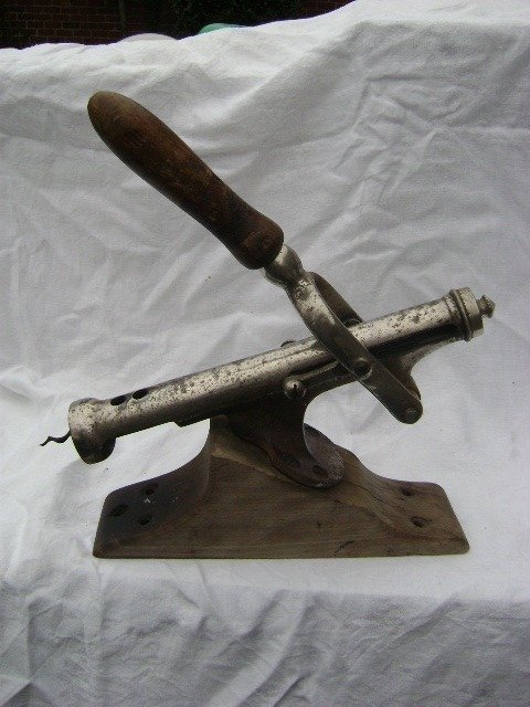 TITAN - Antique "profecional" corkscrew (1) - Metal wrought iron - wood.