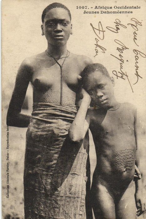 Afrika - Etnisch Naakt - Allemaal met tatoeages en inkepingen - Ansichtkaarten (9) - 1910-1930