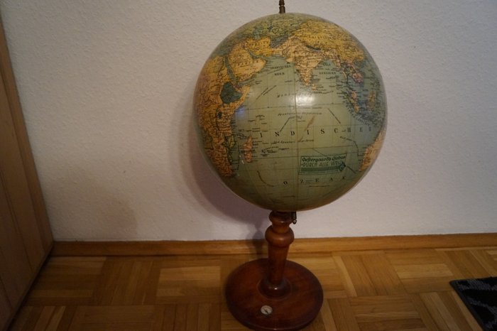 Oestergaard Globus - " Durch alle Welt" sehr selten - grote, prachtige antieke aardbol rond 1930-40 - op een prachtige houten voet met kompas