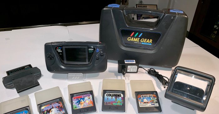 1 Sega GAME GEAR - Console with games (5) - Asciiware Carry All Case