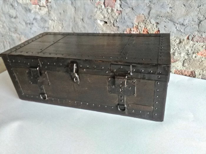 Travel trunk chest of military origin - Wood