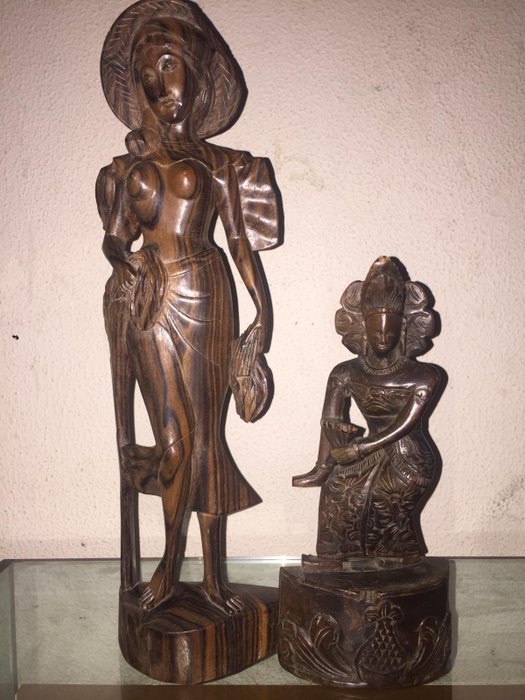 兩個巴厘島（印尼）木製雕像, 雕刻 (2) - 科羅曼德木(Coromandel) - 印度尼西亞 - 20世紀中葉
