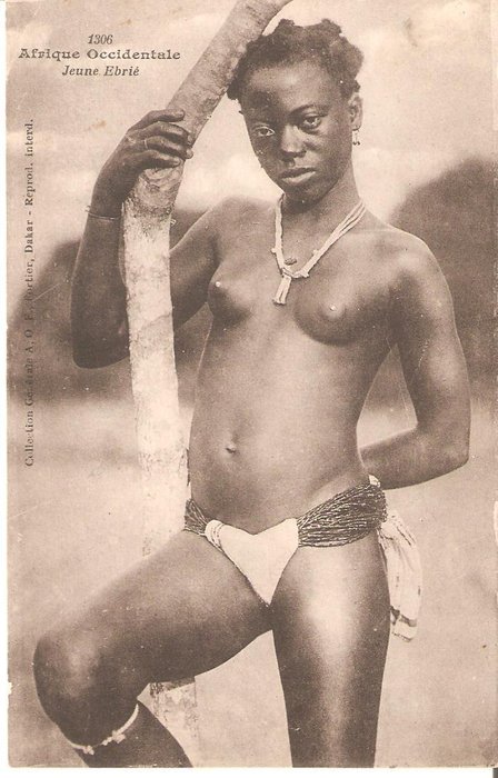 Ladies nude in Dakar