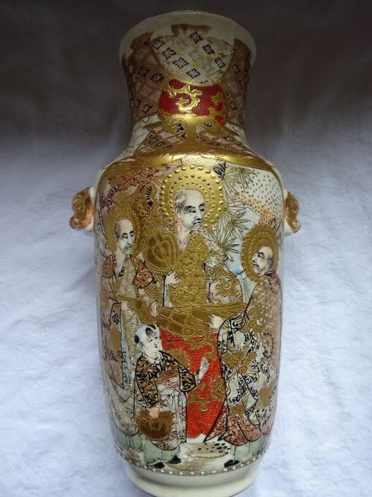 Vase - Satsuma - Earthenware - Marked 'Dai Nippon Nishida zo' 大日本西田造 - Japan - Early 20th century