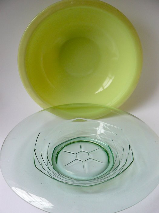 A.D.Copier - Leerdam - Platter (2) - press glass