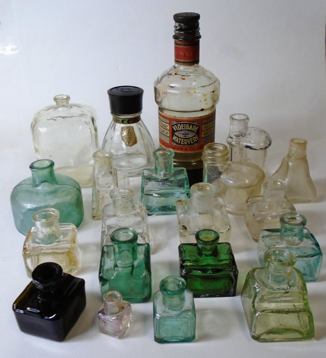 Old ink pots, jars ao from the companies Talens, Klutman and Elema-Schonander (20) - Glass