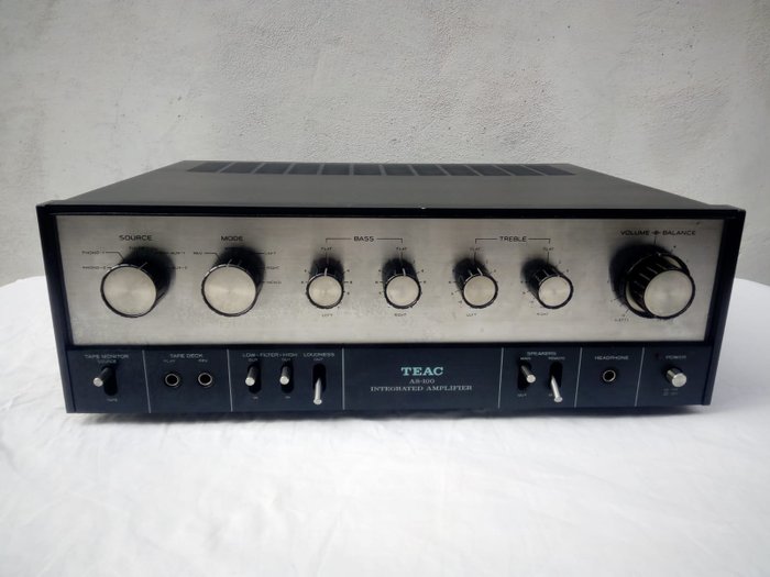 TEAC - AS-100 - Amplificador